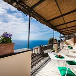 Savina - Elegant Family Overlooks Amalfi Coast -
