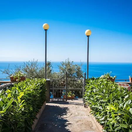 Savina - Elegant Family Overlooks Amalfi Coast - *