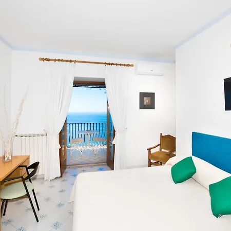 Savina - Elegant Family Overlooks Amalfi Coast - *