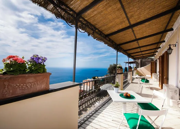 Savina - Elegant Family Overlooks Amalfi Coast -