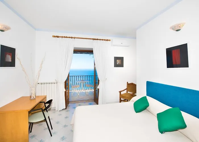 Savina - Elegant Family Overlooks Amalfi Coast - *